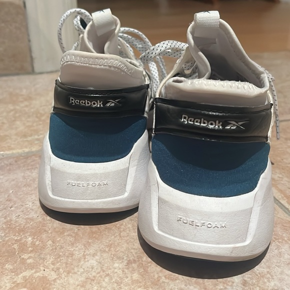 Reebok runners - Picture 4 of 6